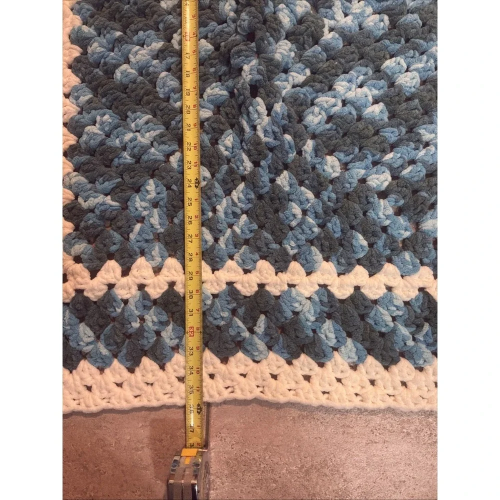 Chunky Crochet Blue Green White Multicolored Throw Blanket Afghan Handmade 36x36 - Picture 4 of 4